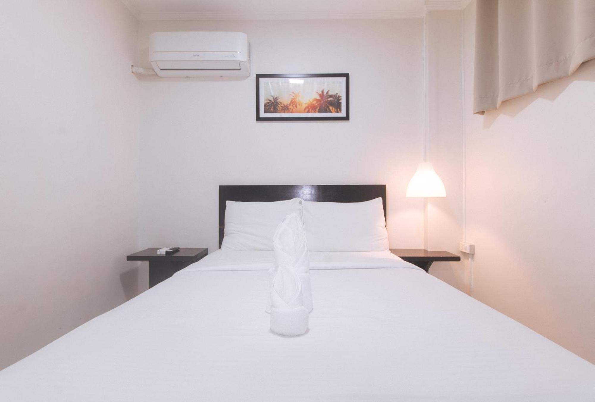 Urbanview At Evangelista Street Makati Макати Экстерьер фото